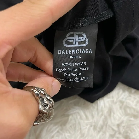 EUC Men’ Size Small Balenciaga OversizedBB Mode Logo Print T-shirt Black & White - Picture 12 of 13